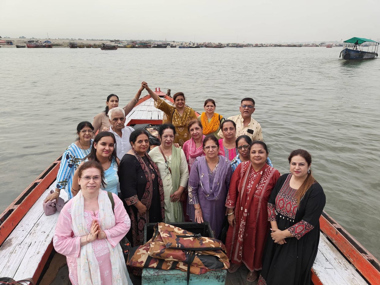 A group of 150 Sindhis from Maharashtra paid obeisance to Baba