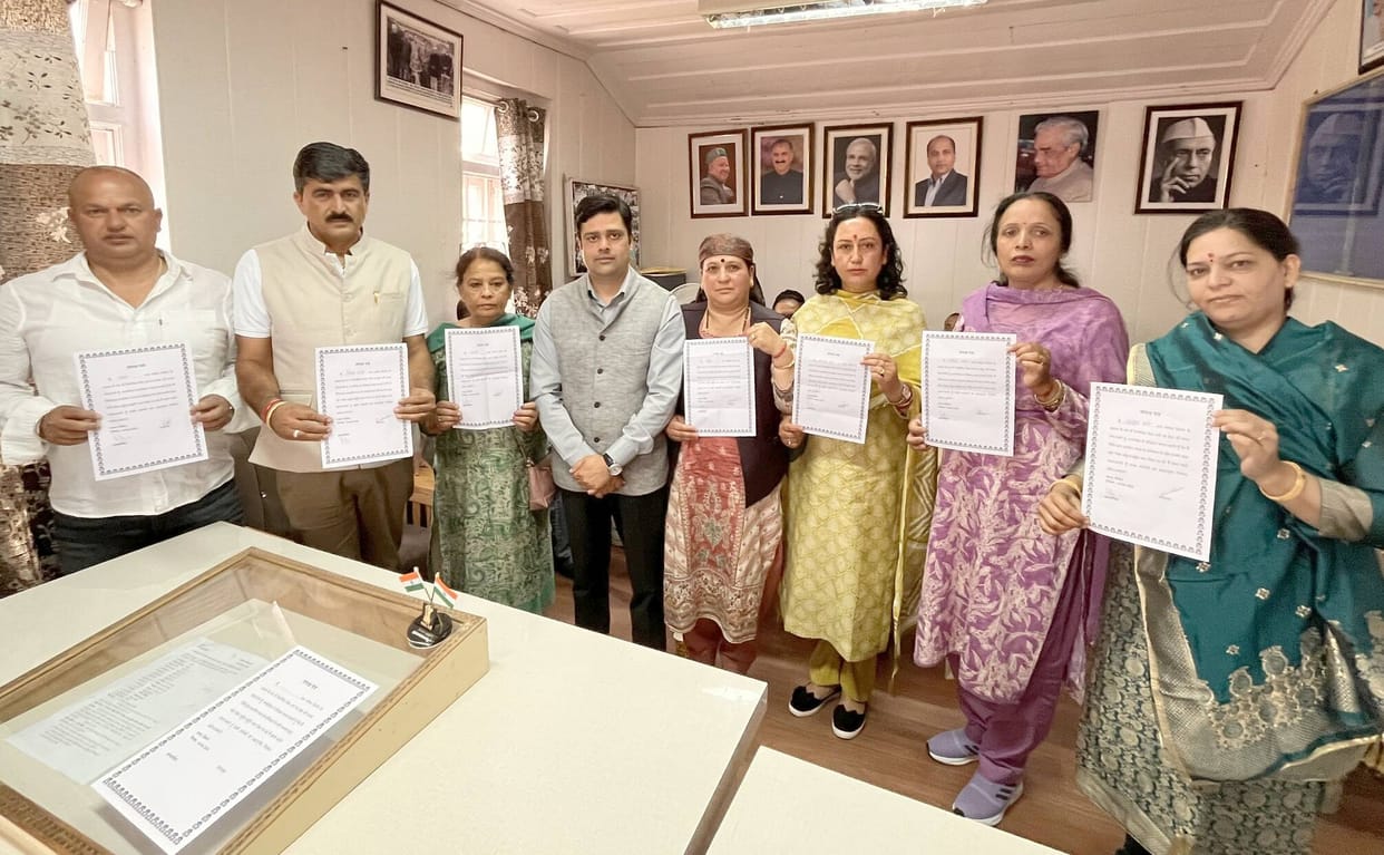 Newly elected councilors took the oath of office and secrecy