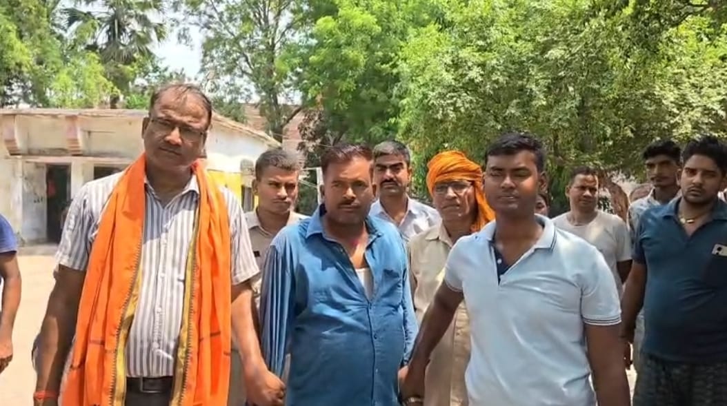 belaganj police chowkidar caught taking bribe vigilance raid gaya today bihar news