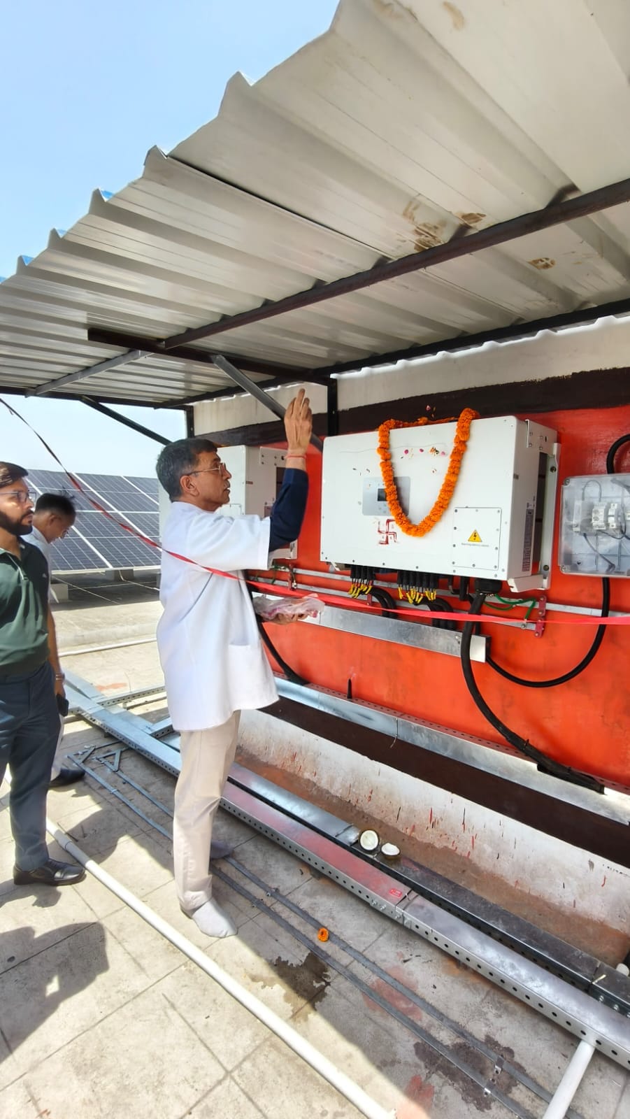 Inauguration of a 200 kW rooftop solar project at the ESI Hospital.