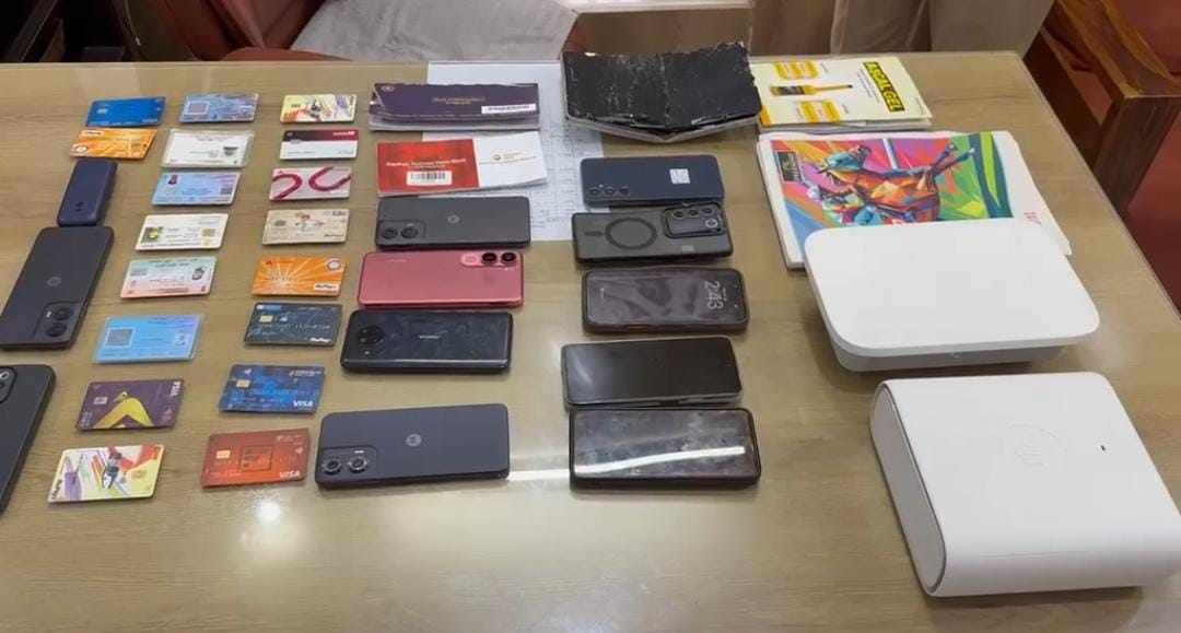 A major online betting gang was busted in Sikar and the accused were arrested