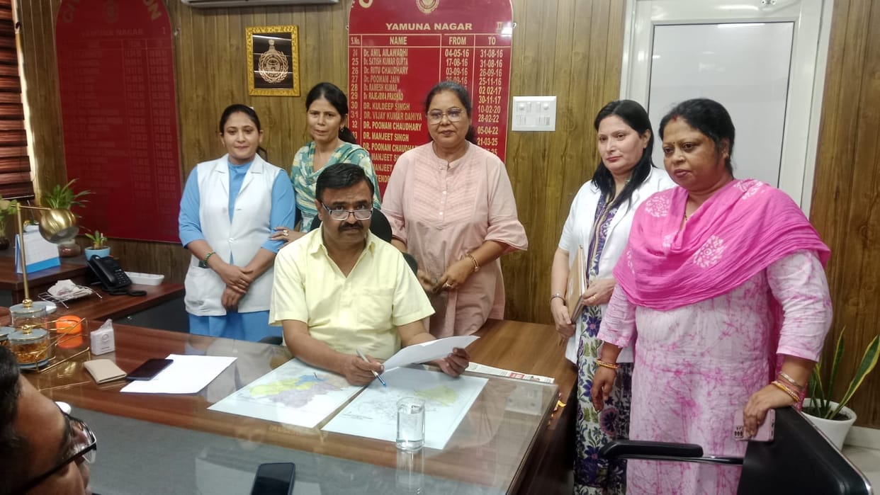 The government should remove the Haryana Women's Commission Chairperson from her post if she does not apologize