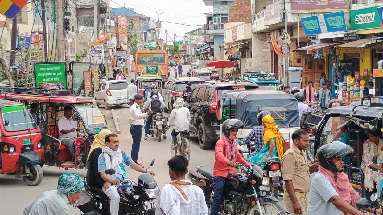 Temperatures at 41 degrees, no traffic booths at intersections; traffic personnel sweltering in the heat.