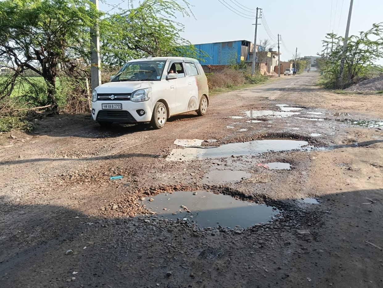 32 roads to be repaired before monsoon, Rs 30 crore budget sought