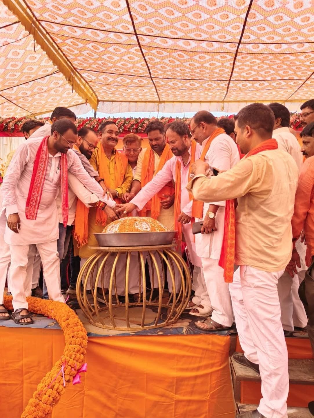 Prayers for the CM's long life were offered after presenting an offering of 55 kg of laddus
