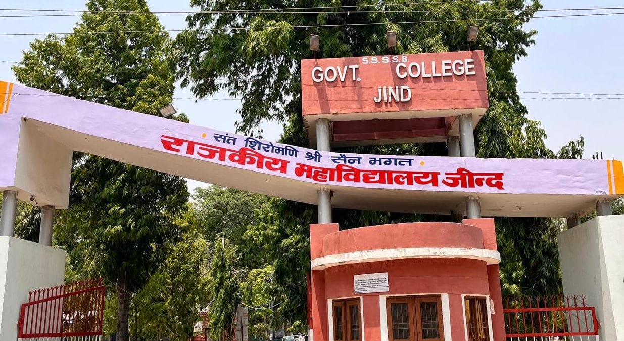 The college administration has intensified its reform drive, rectifying errors through phone calls and messages.