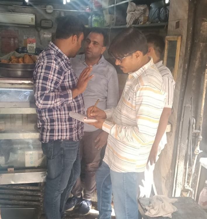 8 challans of Rs 4000 each were issued for littering.