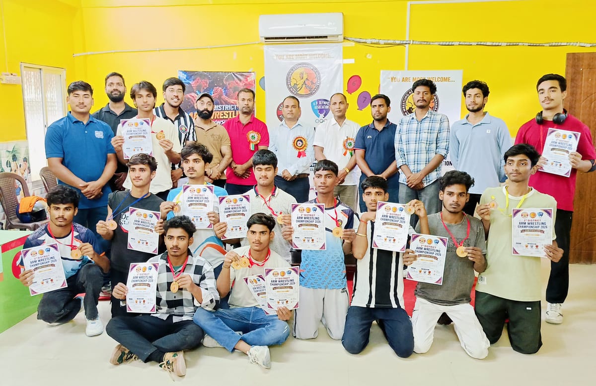 Maharajganj News: डिस्ट्रिक्ट आर्म रेसलिंग चैंपियनशिप में पांच खिलाड़ियों ने हासिल किया स्वर्ण पदक