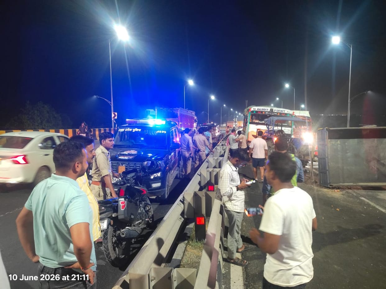 Truck collides with tractor coming from the opposite direction; one dead, five critically injured