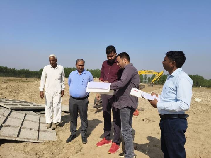 The SDM inspected flood-prone areas and took stock of the situation.