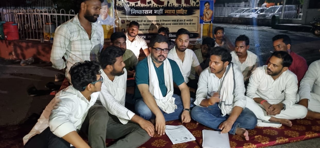 MP Punia met students staging a sit-in at Lucknow University.