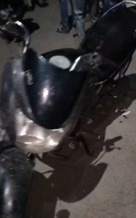 Husband stabbed after objecting to a woman being harassed at the railway station gate.