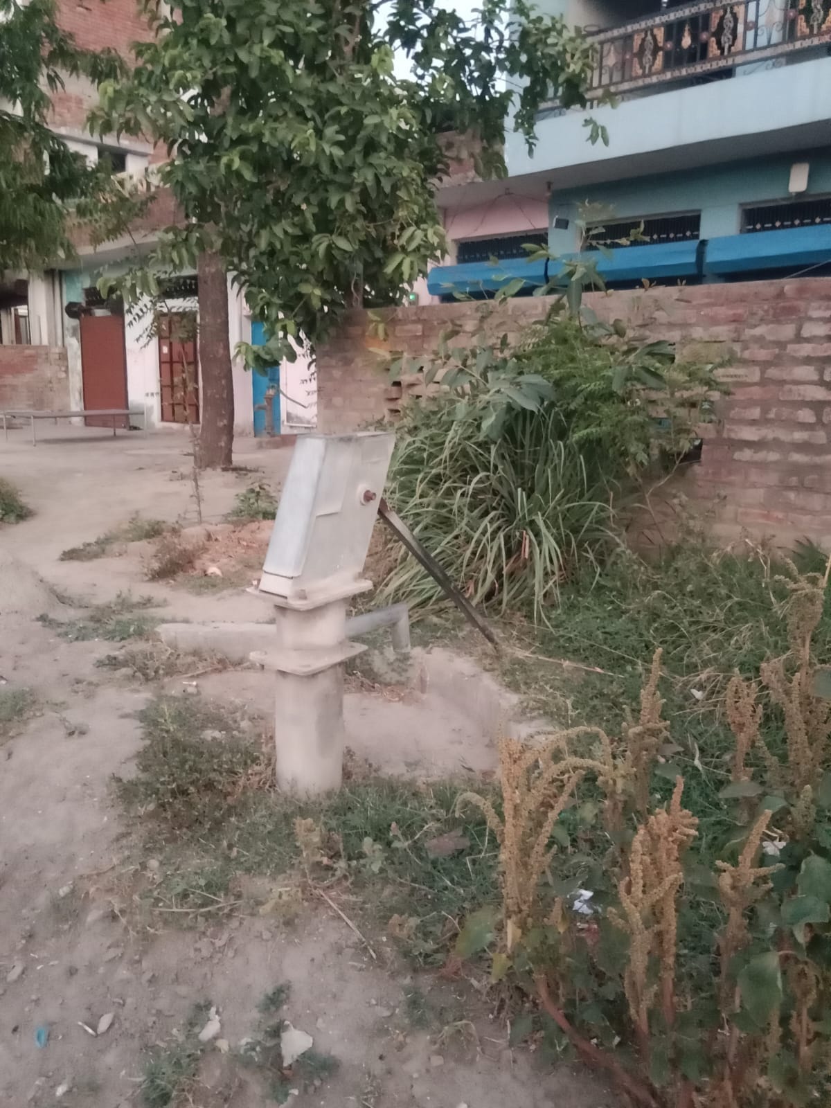 Over 200 handpumps out of order amidst scorching heat; water crisis deepens