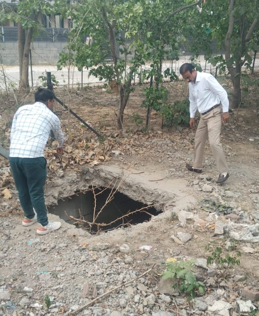 Emphasis on cleanliness measures ahead of the monsoon; officials inspected drains and sewer lines.