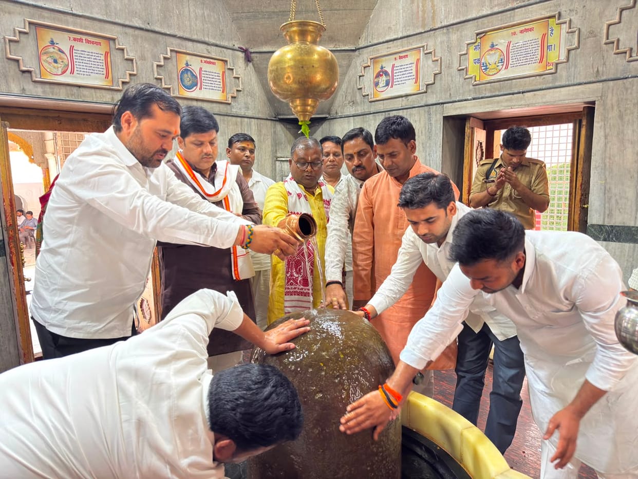 PM completes 4,399-day tenure; BJP members perform prayers.