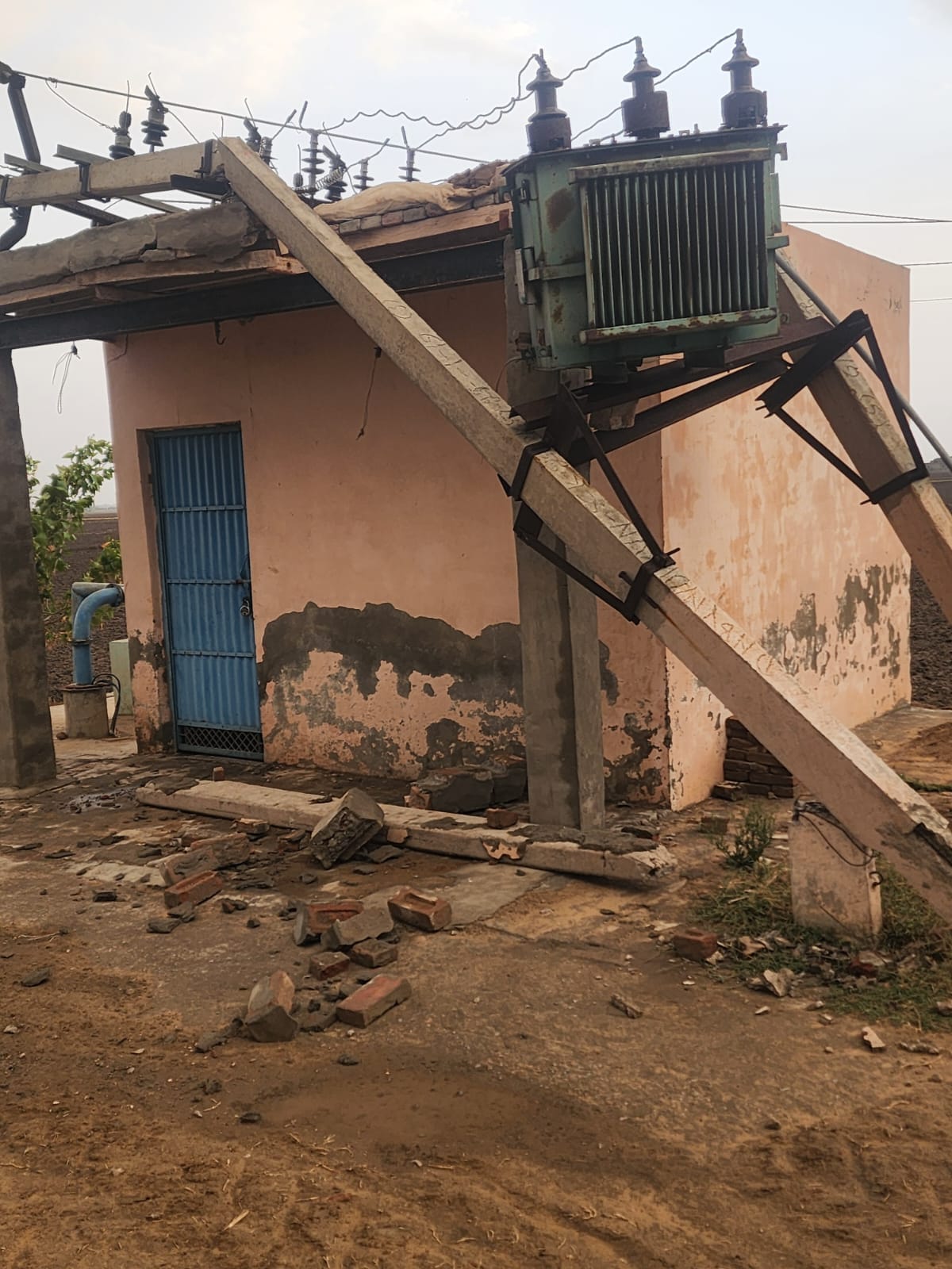 Power supply disrupted in villages for 25 hours; teams engaged in repair work