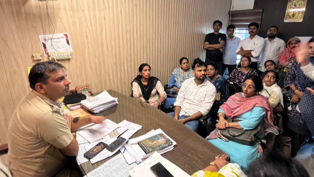 Nurses' anger did not subside even after the resignation; a complaint was lodged at the police station against Renu Bhatia.
