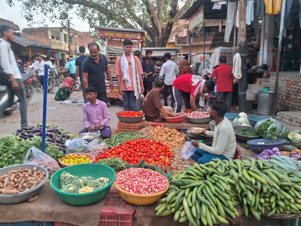 Due to harsh weather, prices of green vegetables have fallen.