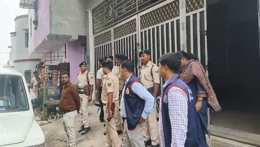 Bihar  hajipur nagar parishad accountant manish kumar eou raid over two crore disproportionate assets