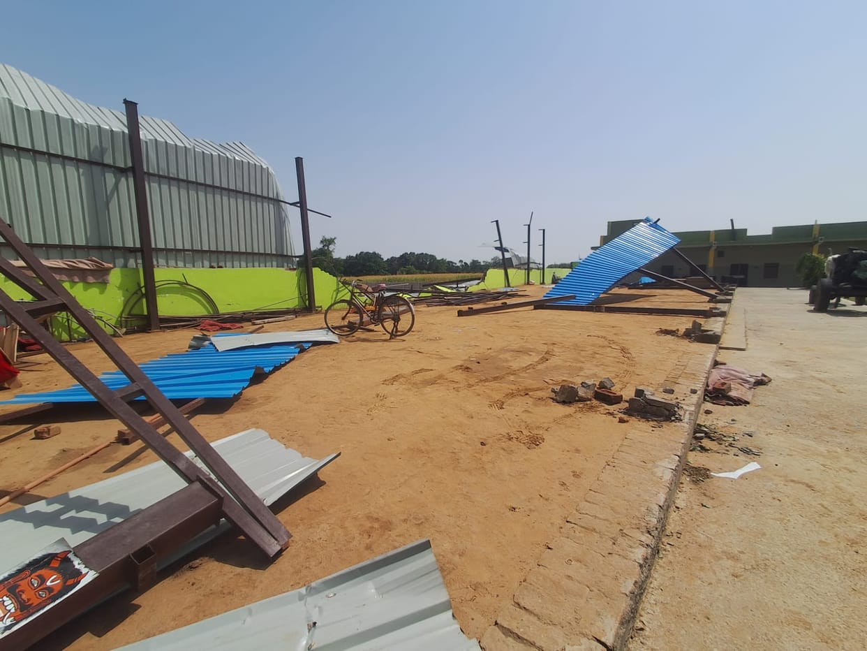 Storm wreaks havoc; electricity poles, trees, and welcome arches toppled.