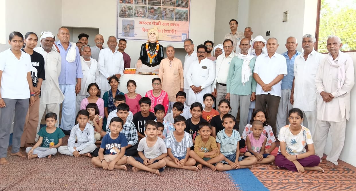 Tribute paid on the death anniversary of Saang Samrat Master Nekiram.