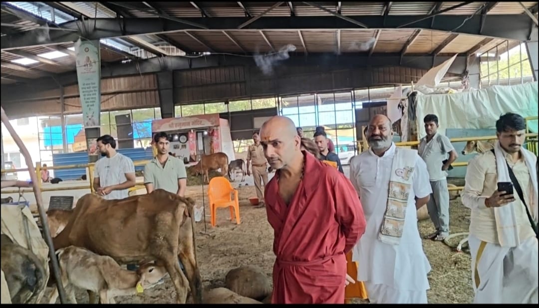 Earth and the Cow are the Backbone of Sanatan Dharma: Dada Guru