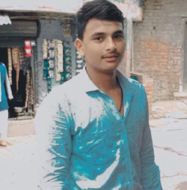 A candidate going to appear for the police recruitment exam died in a road accident.