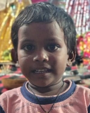 Child drowns while bathing with other children in the Visuhi River.
