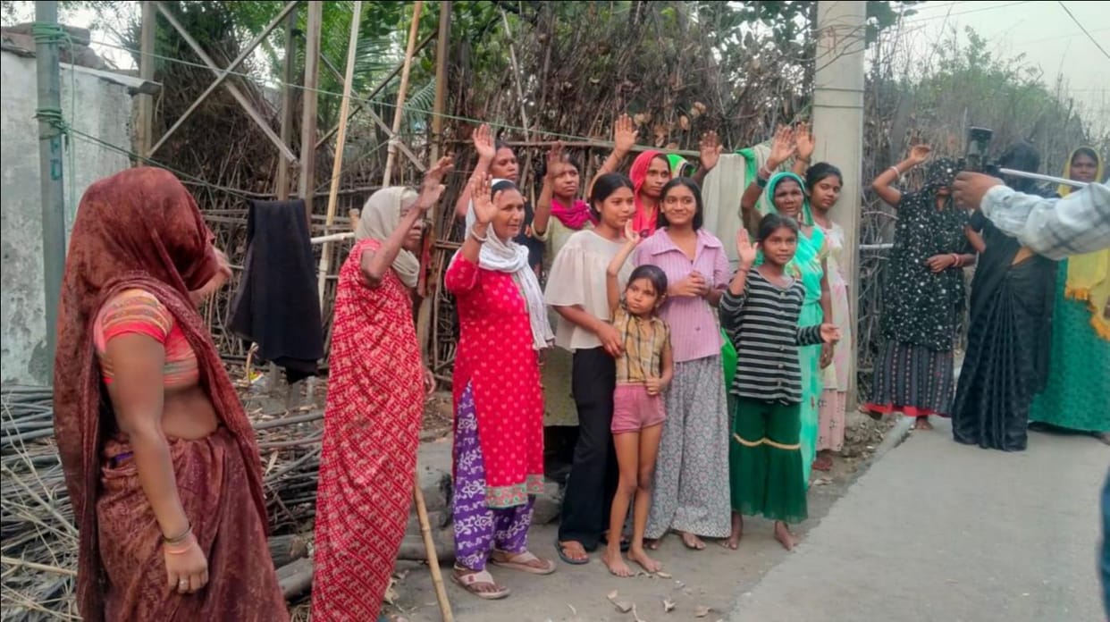 Villagers deprived of clean water amidst scorching heat; making do with makeshift arrangements to operate handpumps