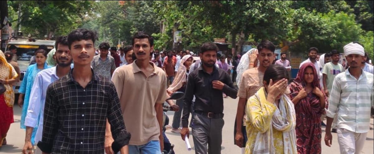 Ballia News: सामान्य अध्ययन के प्रश्न रहे कठिन तर्कशक्ति के लिए लगाना पड़ा दिमाग