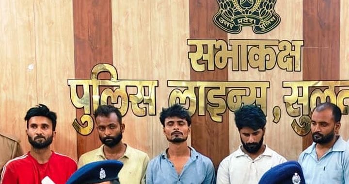 Five miscreants arrested for stealing equipment from a mobile tower