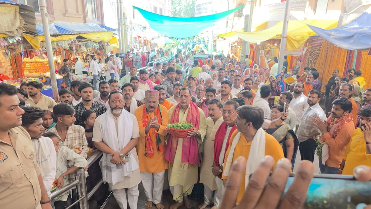 Devotional songs and hymns were performed to mark the milestone of the PM's long tenure.