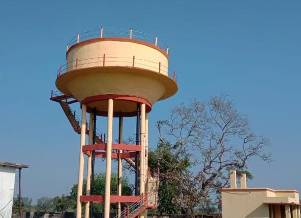 Semri Jamalpur overhead tank remains incomplete even after 15 years.