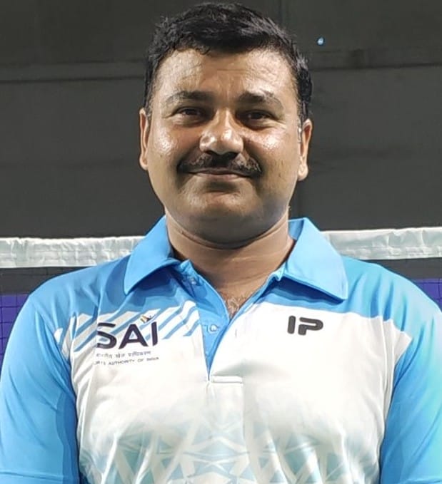 Satendra obtained the national qualification for badminton coaching