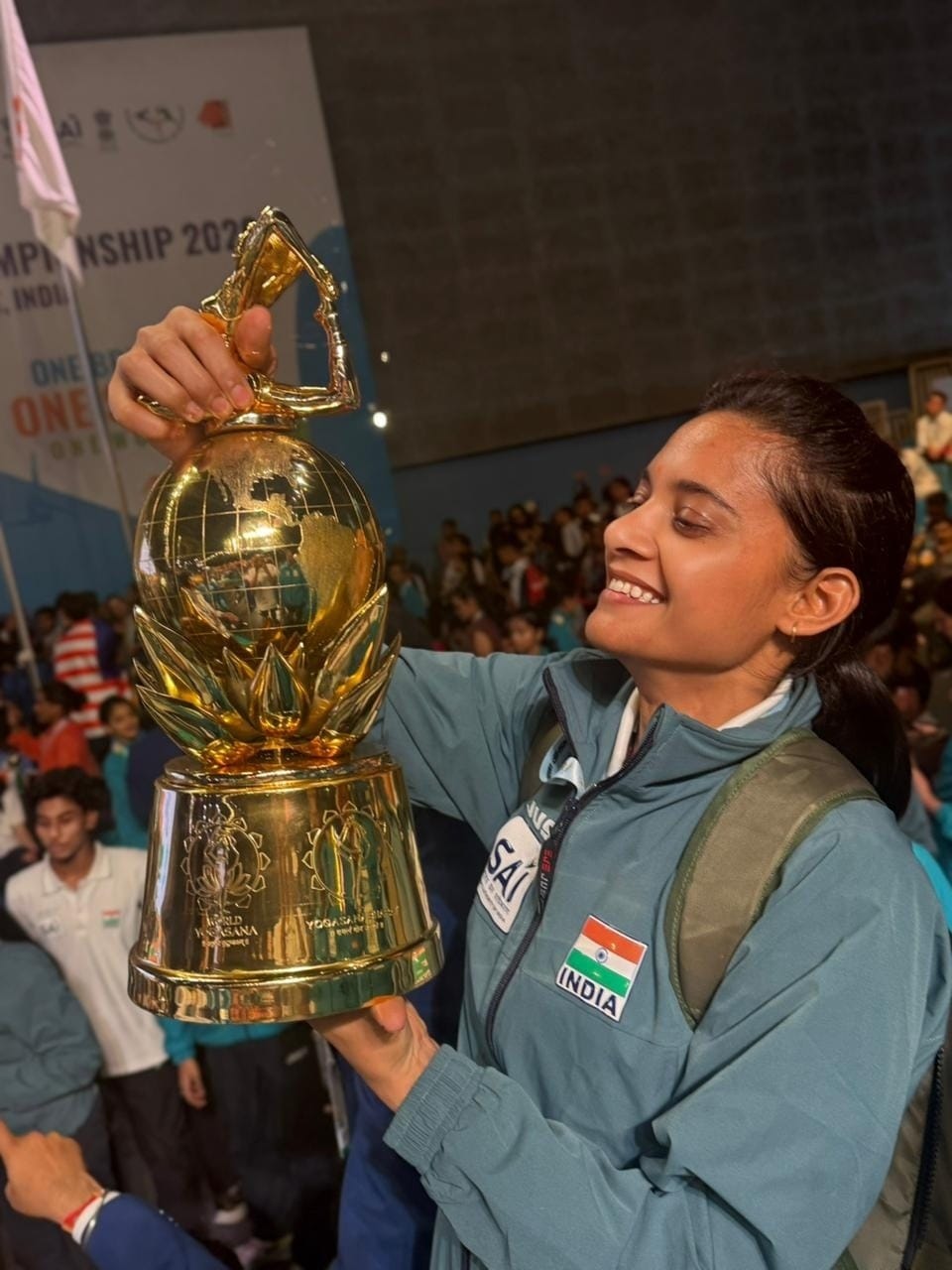 Woman Constable Ritu won the gold medal at the World Yogasana Championship.