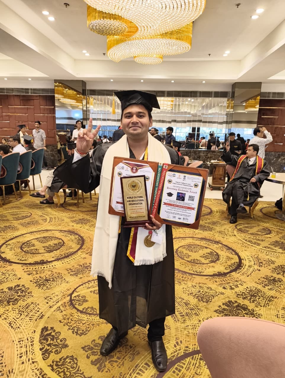 Ayush Mohan Mishra, a young writer from Gola, honored with an honorary doctorate in New Delhi.