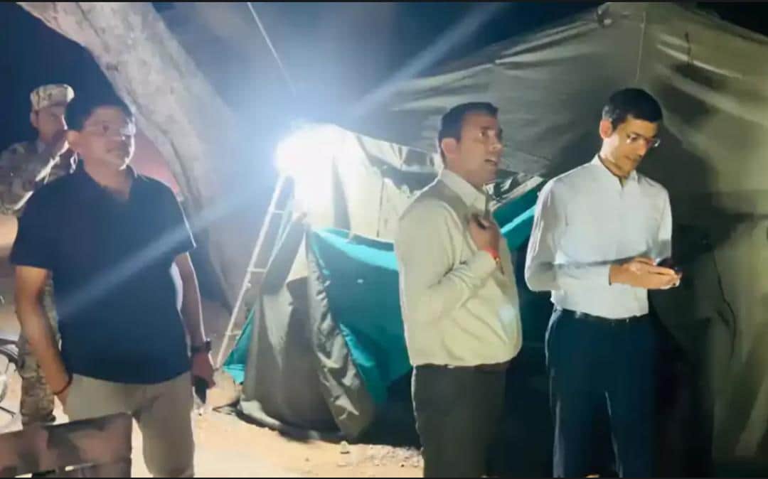 देर रात सड़क पर उतरे एसपी और कलेक्टर