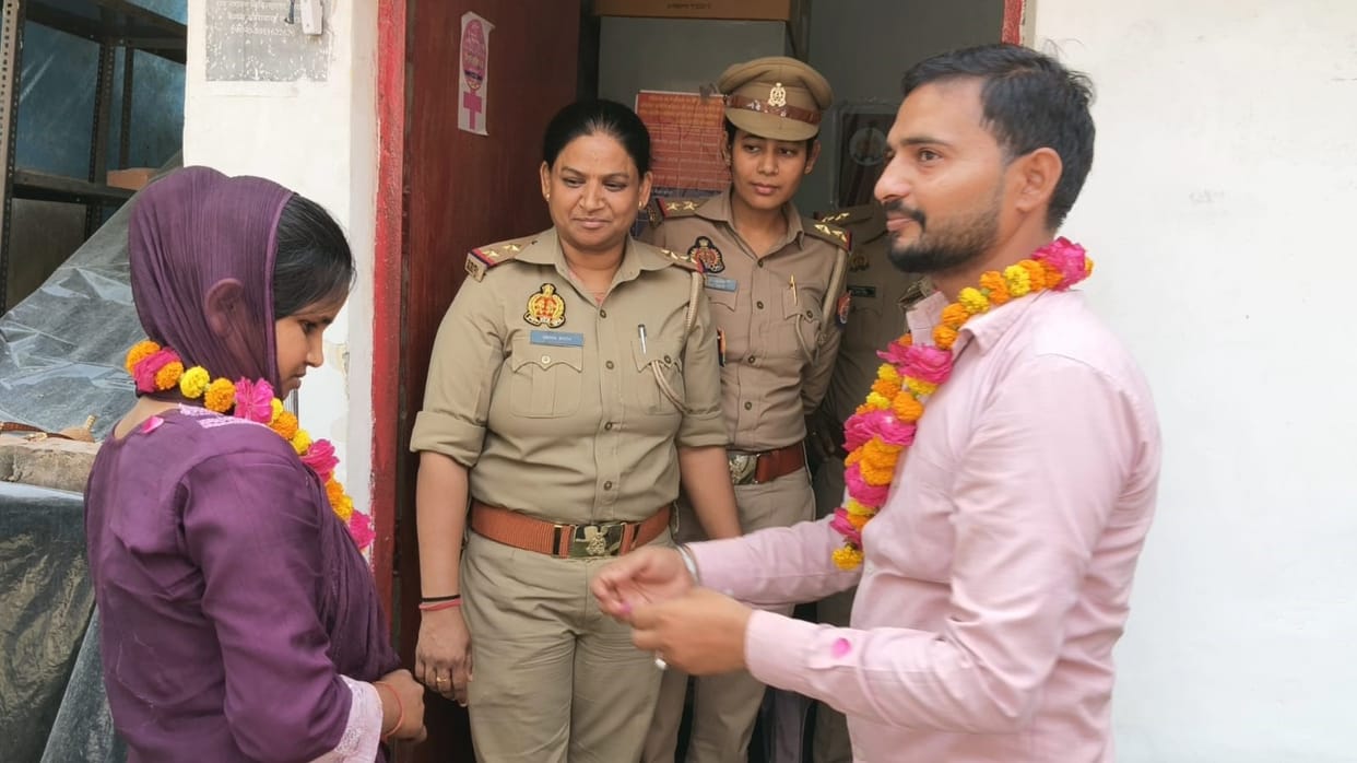 Police act as guardians of relationships, facilitate Jaimala ceremony at the police station
