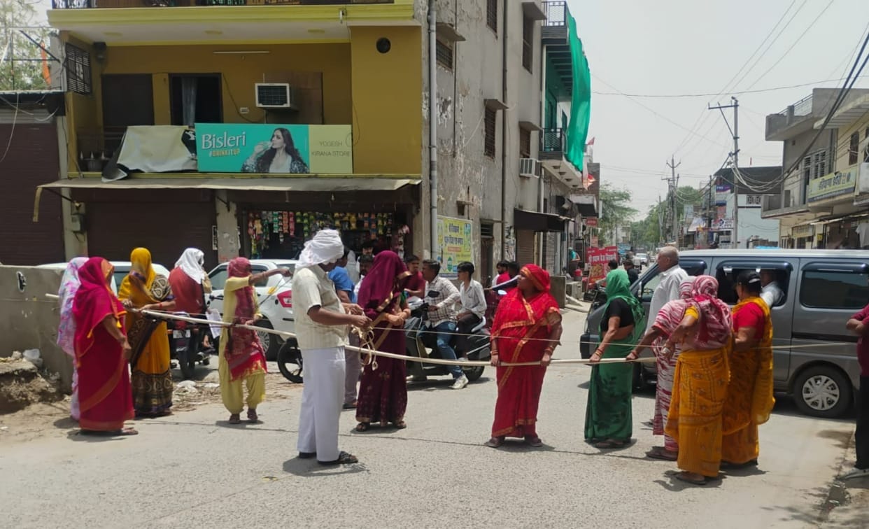 Power not restored in Bawal even after 48 hours; angry residents block Rewari Road.