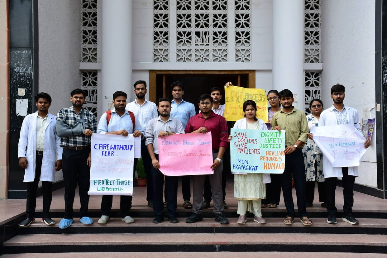 Resident doctors at IMS-BHU attended to patients while wearing black armbands.