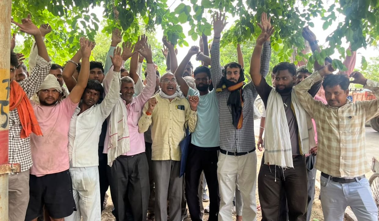 firozabad news farmer protest mung