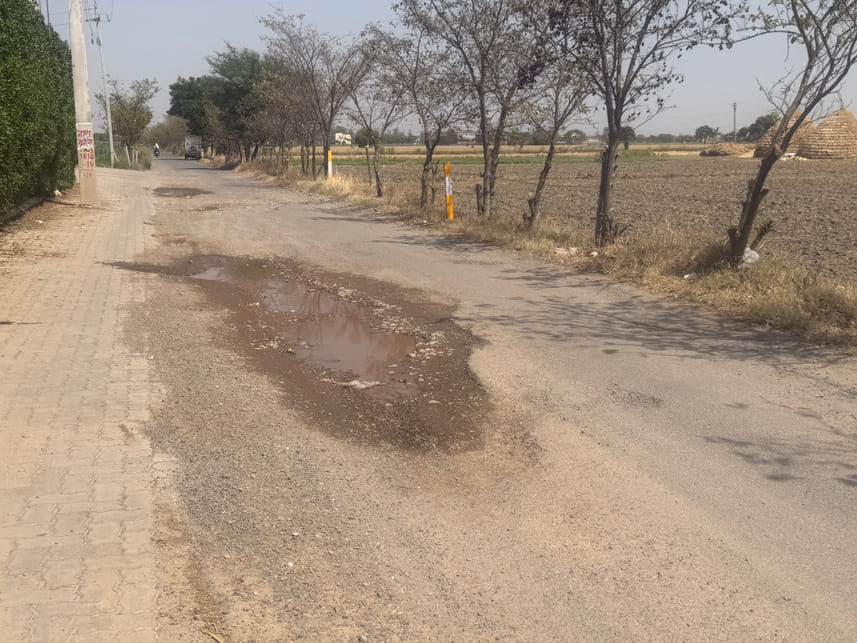 Ambala News: काछवा-करनाल लिंक सड़क जर्जर, वाहन चालक हो रहे चोटिल