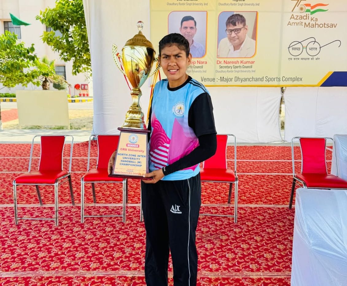Ravina of Danoda village excelled in handball at the national level, winning medals