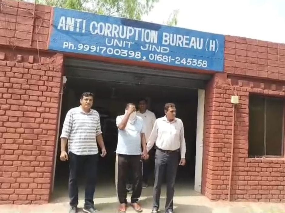 CMO office driver caught taking bribe of Rs 44,000