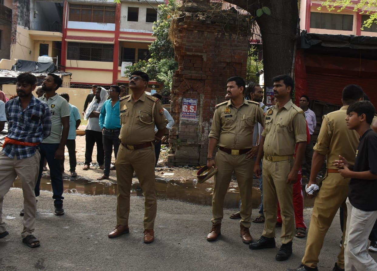 Road widening in front of Hanuman temple in Aliganj stalled due to legal dispute