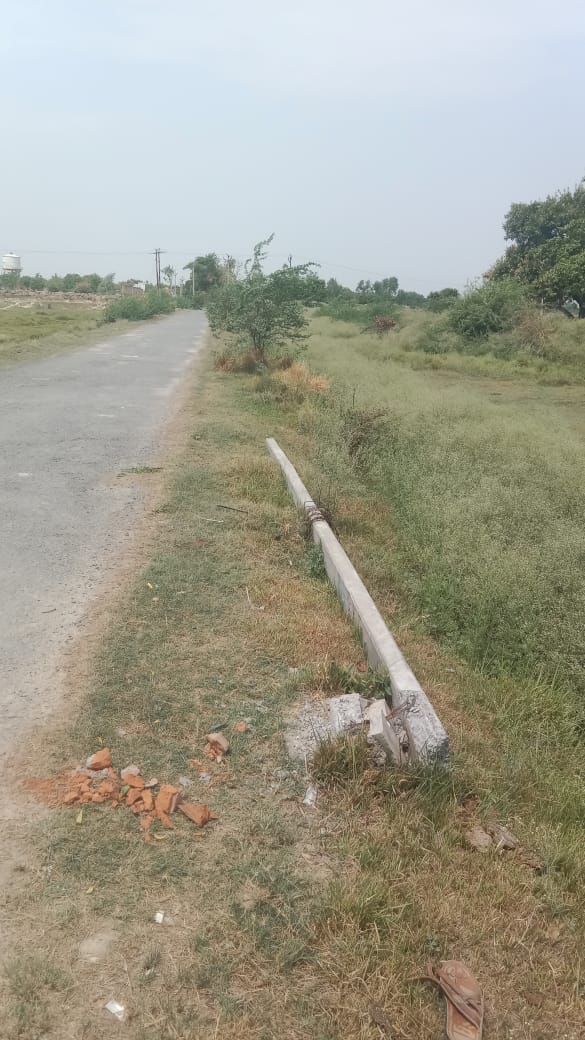 Broken electricity pole not replaced even after 30 days