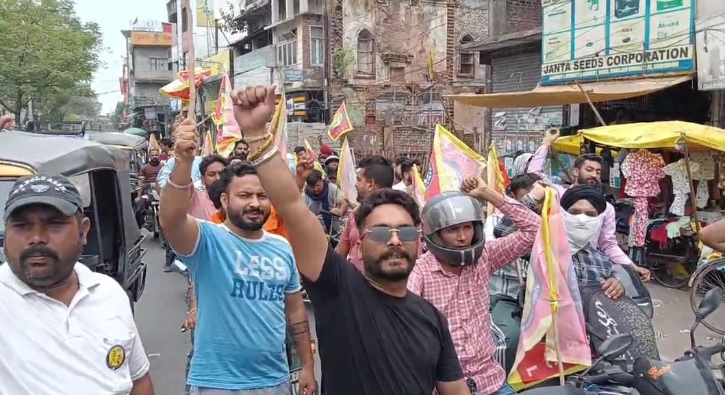 Casual workers take out bike rally against the government