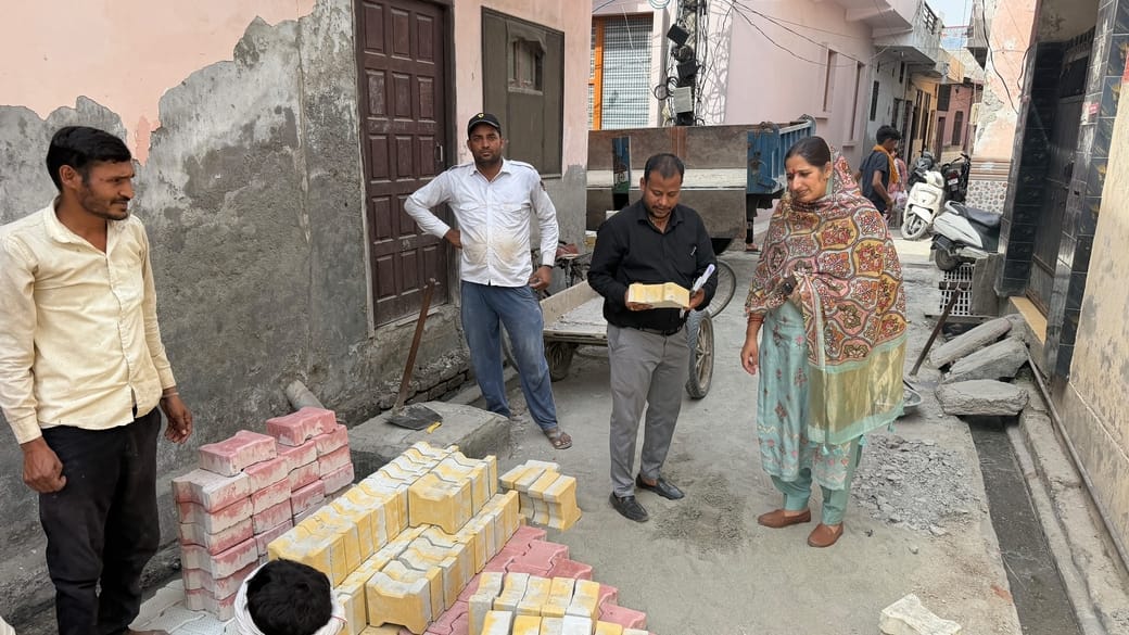Bahadurgarh's streets to be adorned with colorful tiles; work begins in Ward 21.