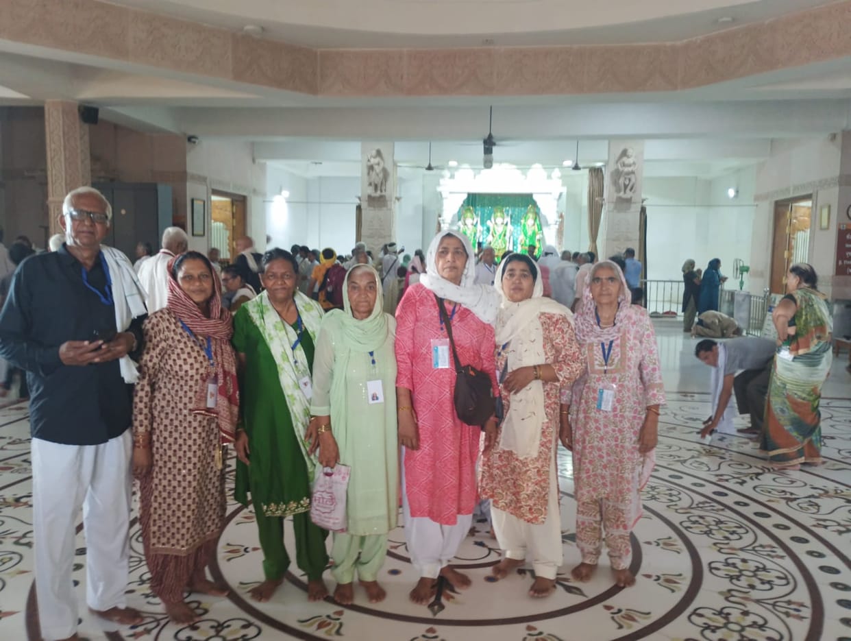 Elderly travelers sent via a special train visited the first Jyotirlinga.
