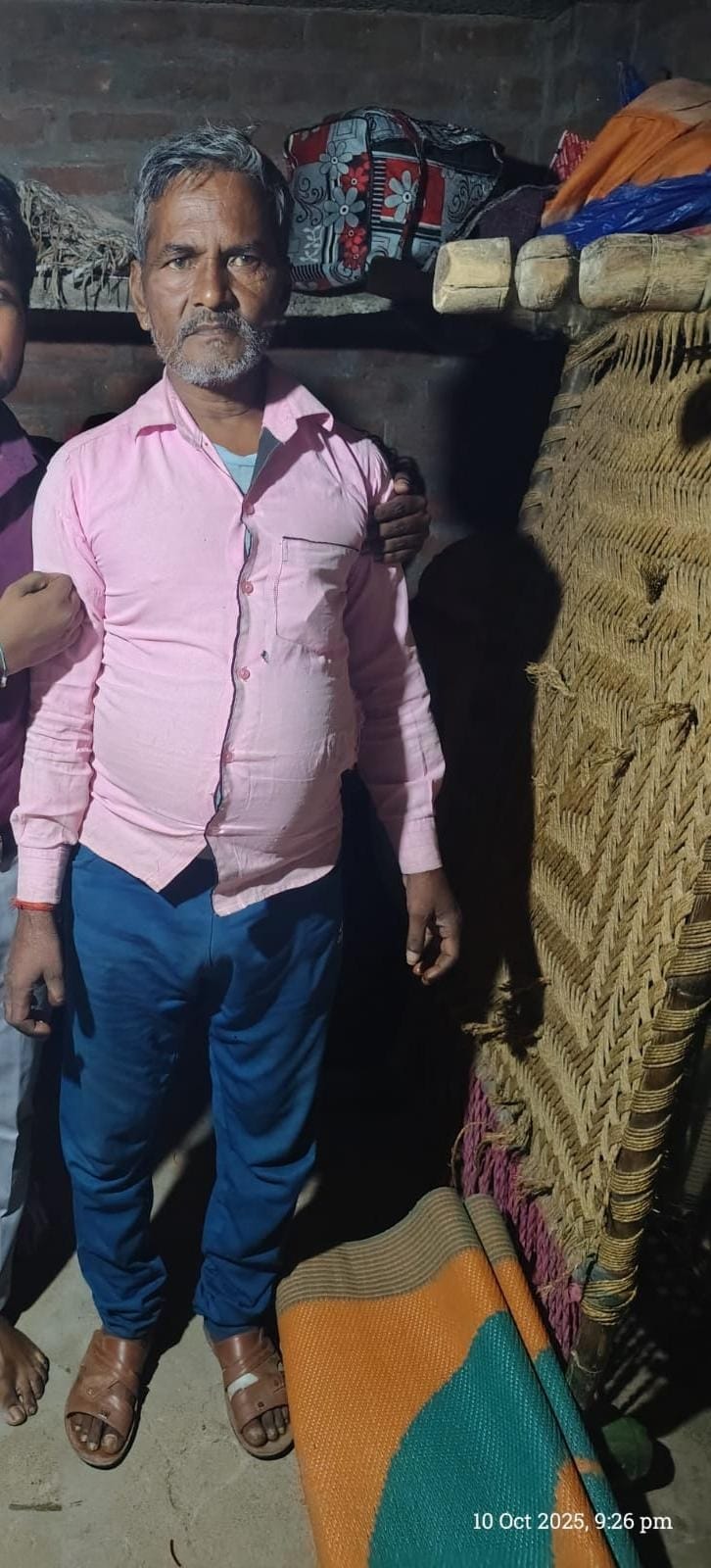 firozabad news labour assaulted